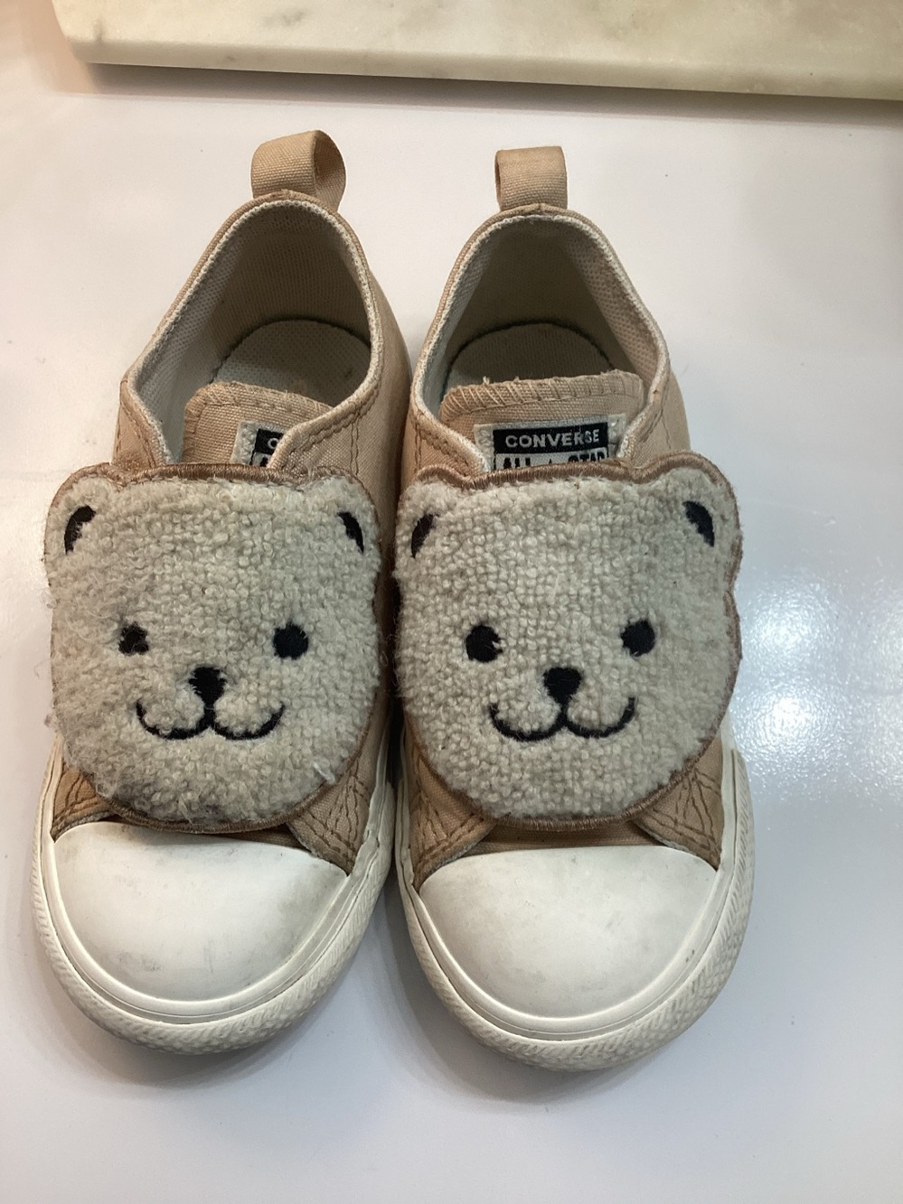 Converse Kids Tan & Cream Bear Slip-On Sneakers Size 9